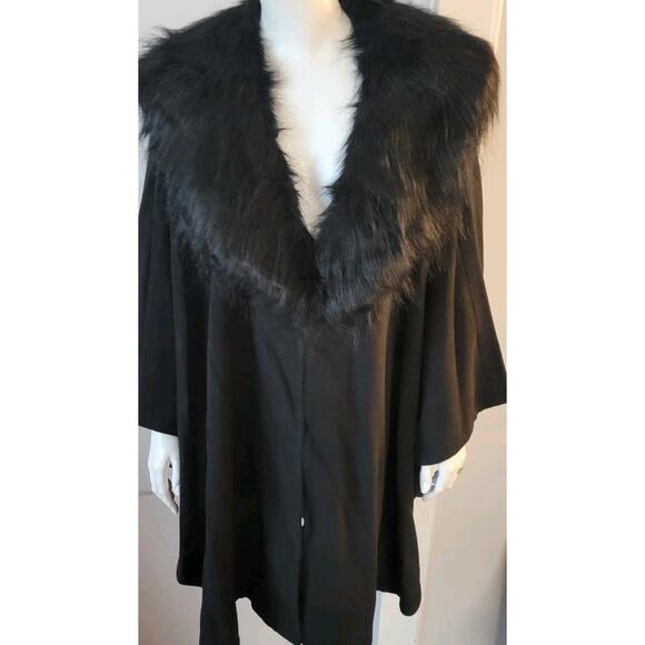 Adrienne Landau Black Faux Fur Removable Collar Cape Poncho Sz. 2X/3X NWT - Picture 1 of 15